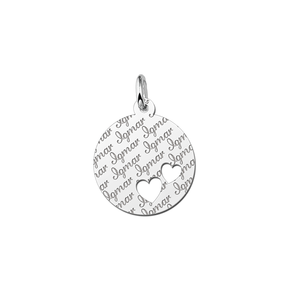 Colgante de plata con nombre repetido y dos corazones