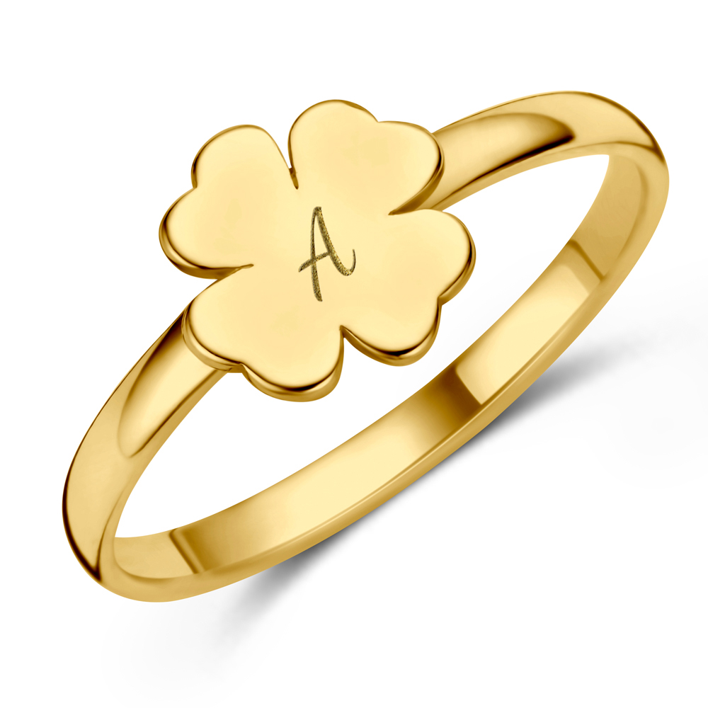 Anillo de oro con trébol e iniciales