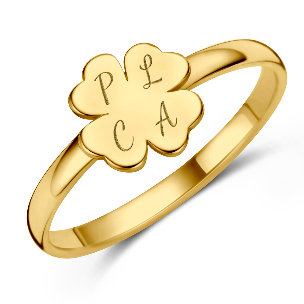 Anillo de oro con trébol e iniciales