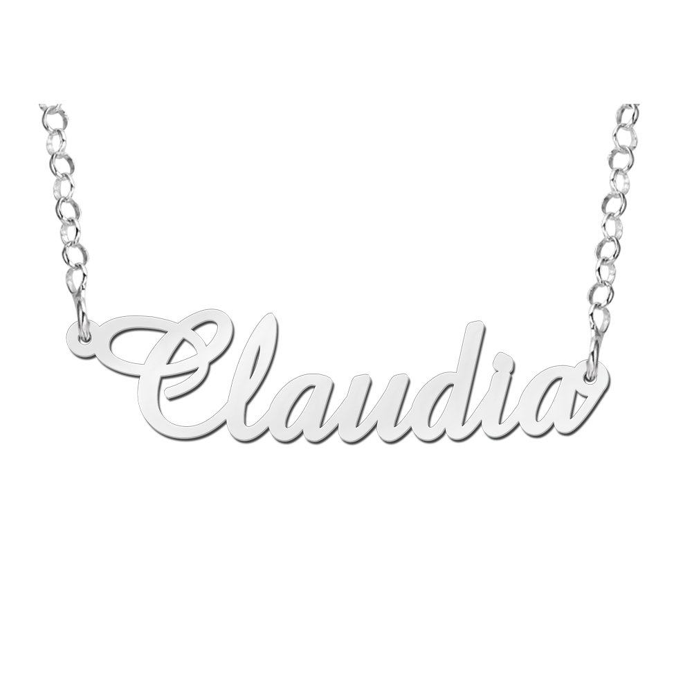 Collar con Nombre en Modelo