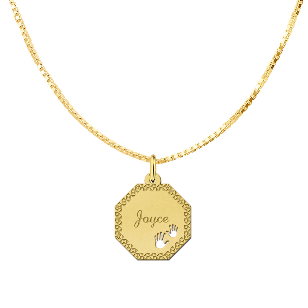 Colgante octogonal chapado en oro con borde decorativo y manitas