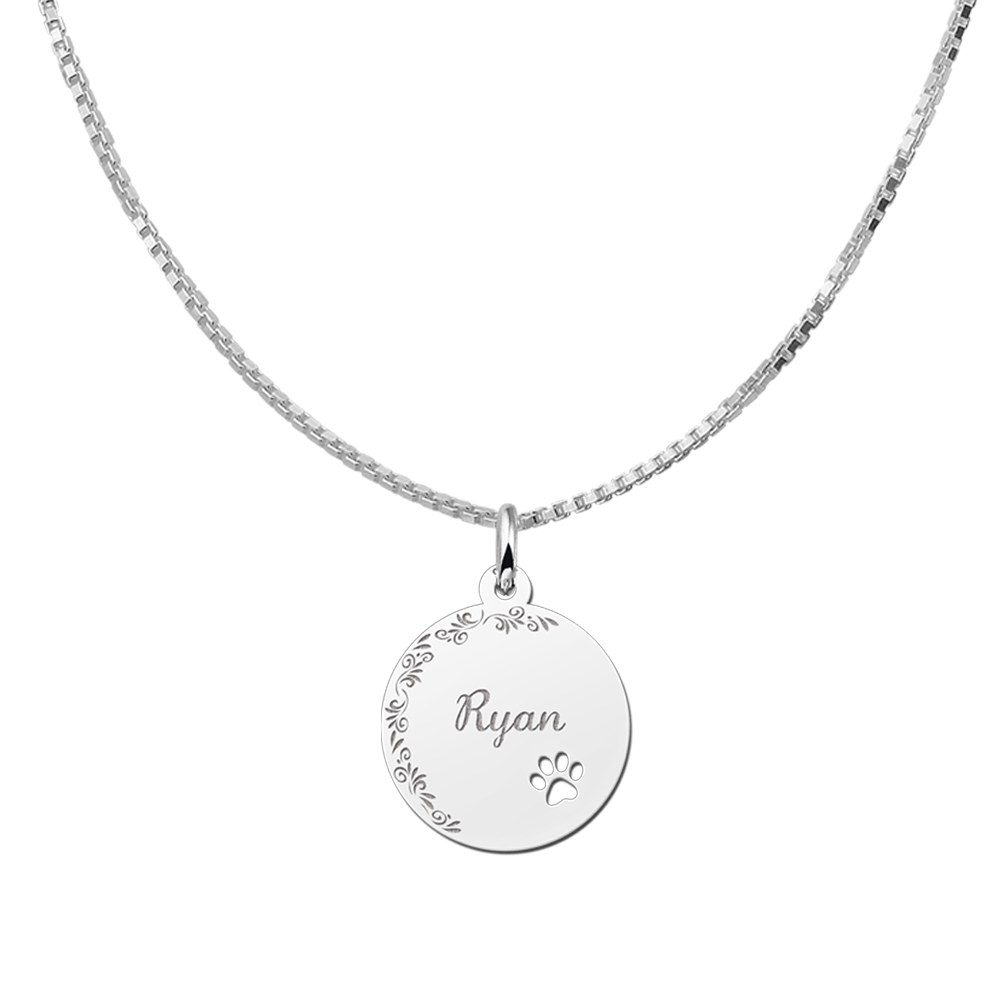 Colgante de plata con borde floral y huella de mascota