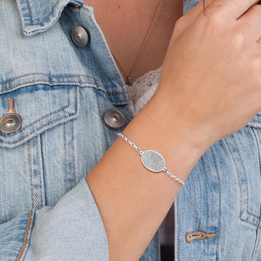 Pulsera de plata con medalla ovalada y huella dactilar Pulsera de plata con medalla ovalada y huella dactilar