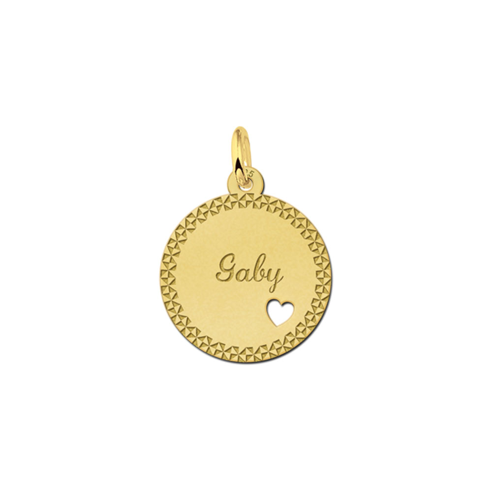 Colgante de plata con borde decorativo y corazón