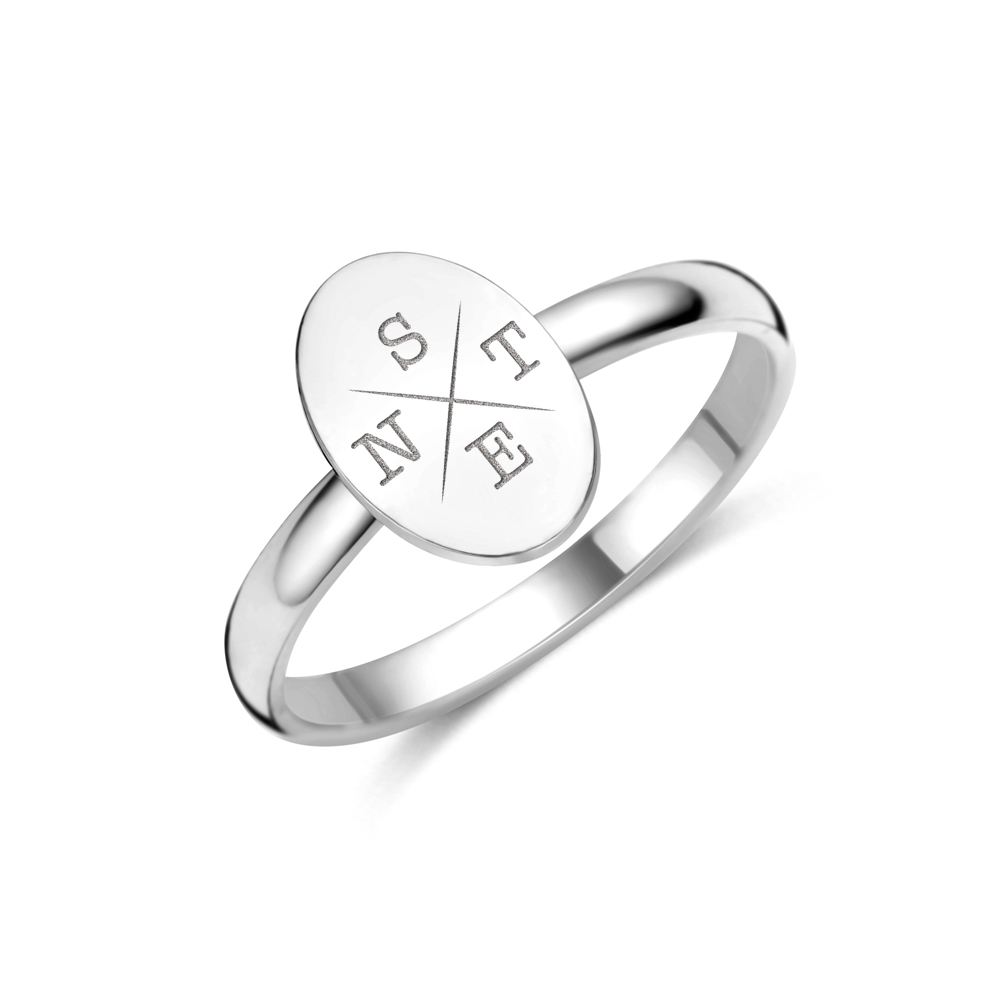 Anillo de plata ovalado con iniciales