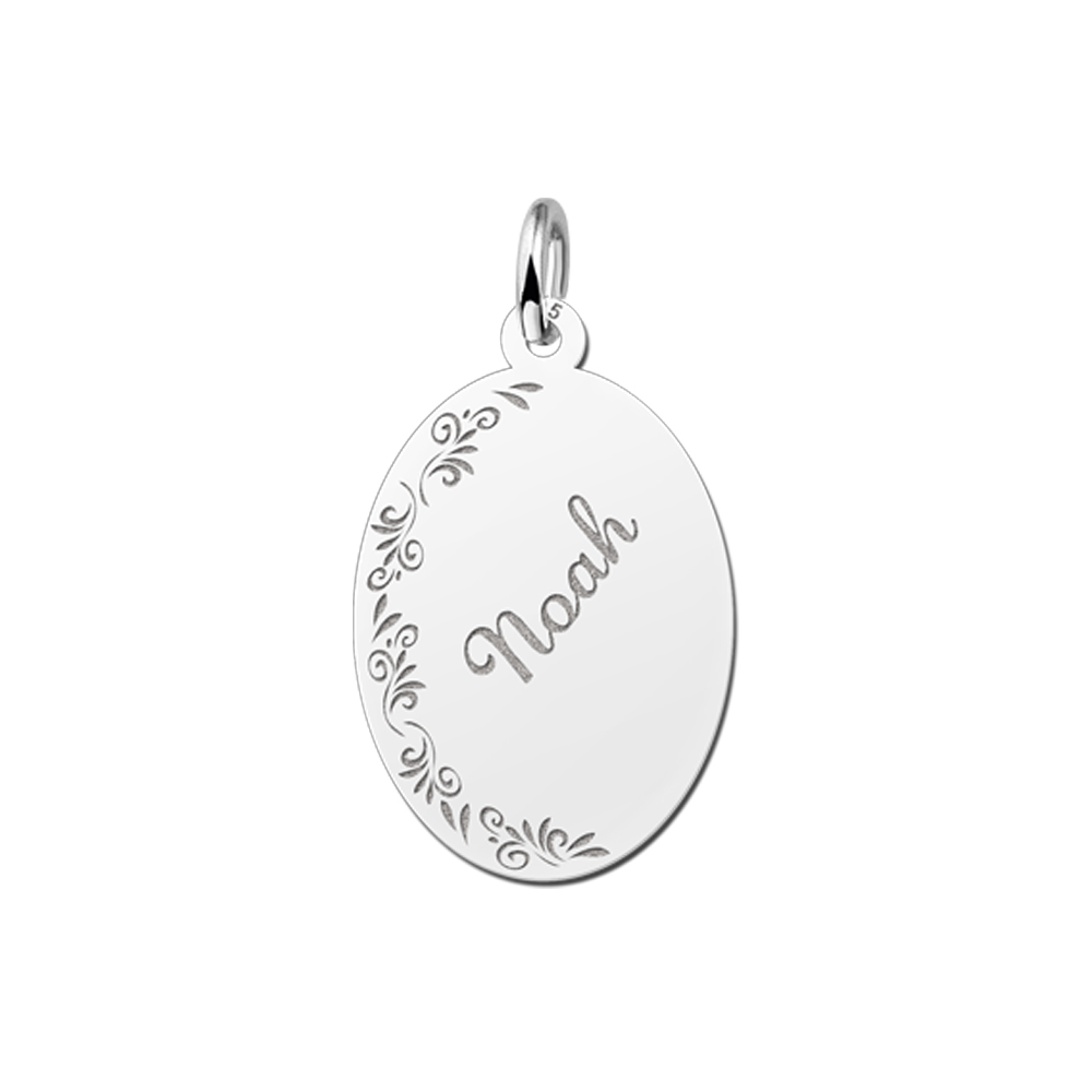 Colgante ovalado de plata borde floral & nombre