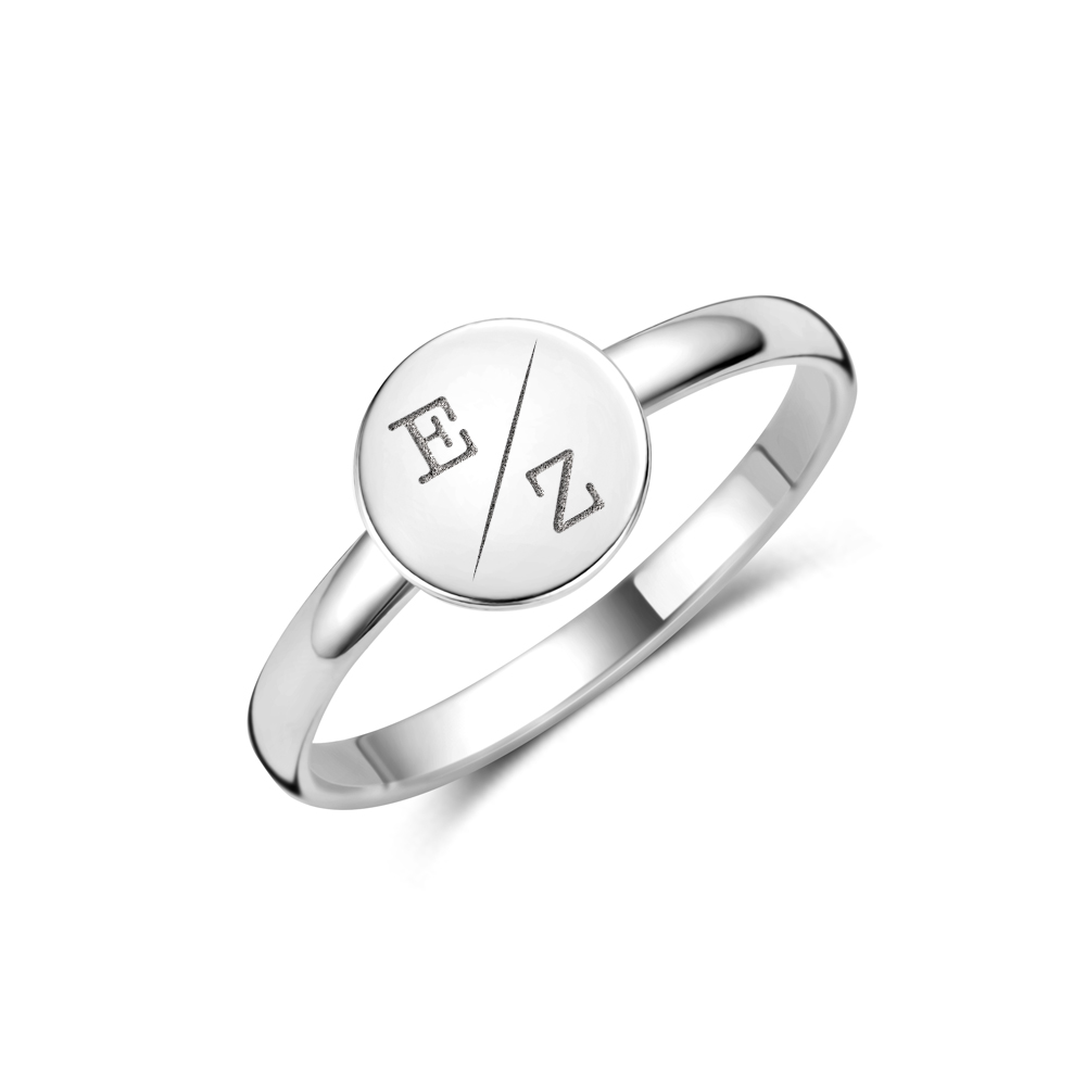 Anillo de sello redondo en plata con iniciales