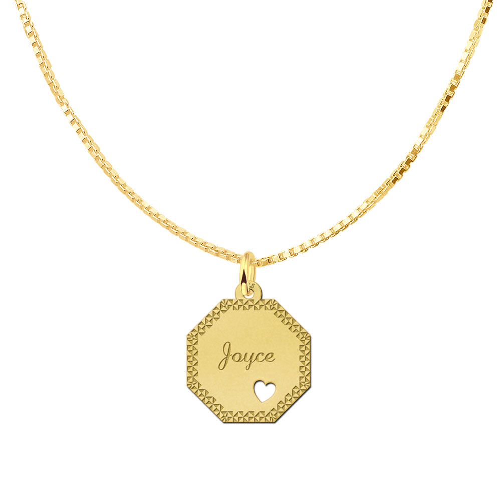 Colgante octogonal chapado en oro con borde decorativo, nombre y corazón