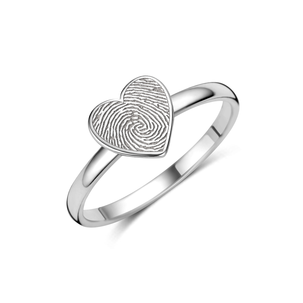 Anillo de plata con corazón y huella dactilar