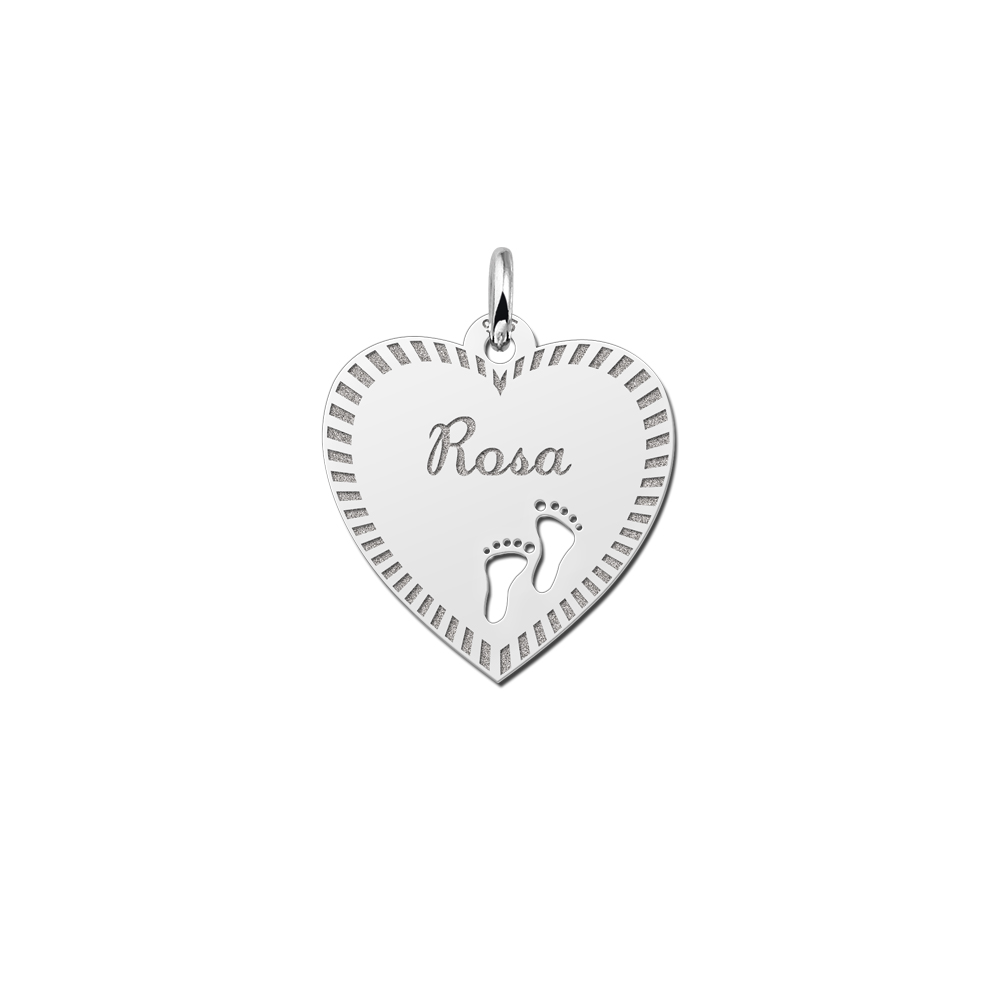 Placa grabada de plata Corazón con borde y piececitos Placa grabada de plata Corazón con borde y piececitos