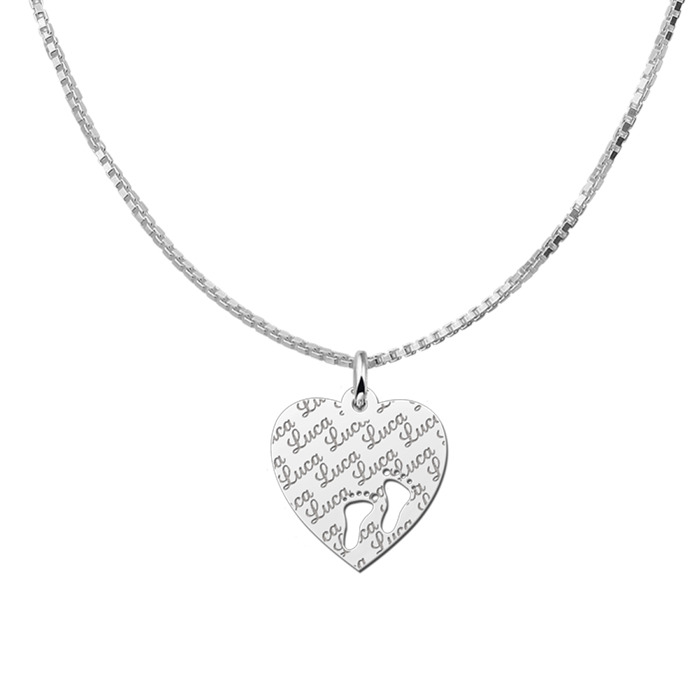 Placa de plata corazón, grabado de nombre  con piececitos