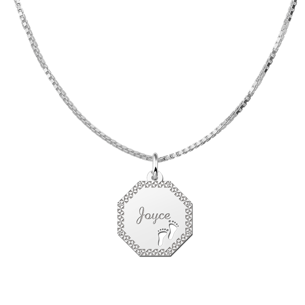 Colgante octogonal de plata borde & pies de bebé