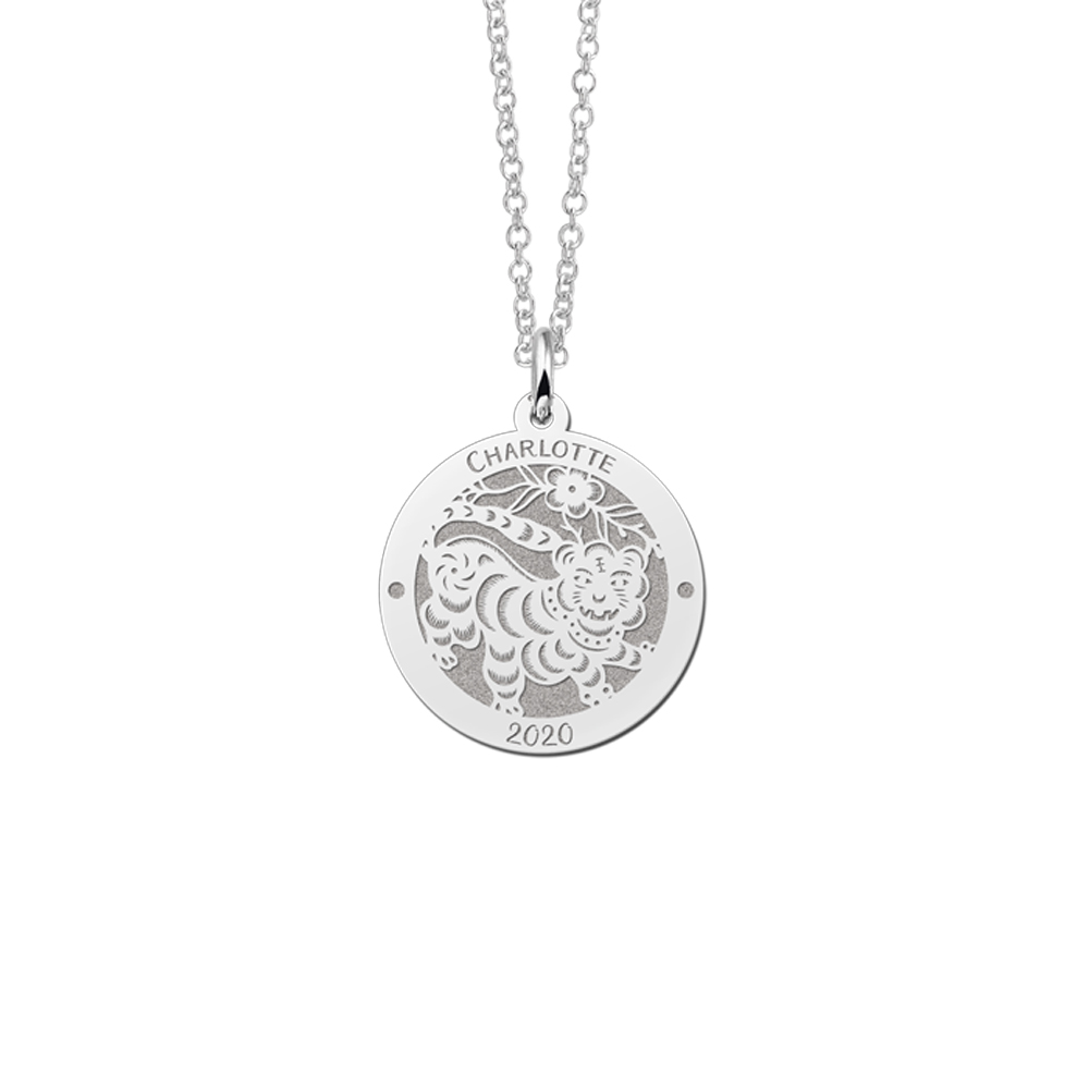 Colgante Redondo de Plata Signo del Zodiaco Chino Tigre con Grabado