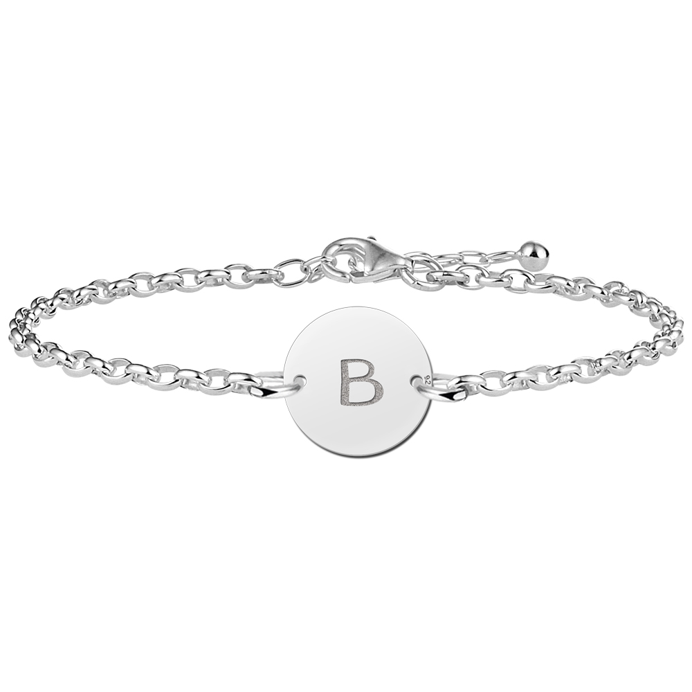 Pulsera de plata con letra redonda