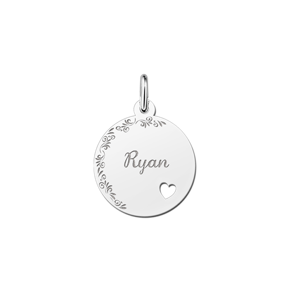 Colgante de plata con borde floral y corazón