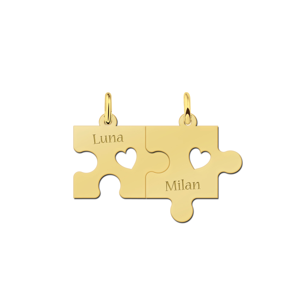 Colgante partido de pieza de puzzle chapado en oro con corazón calado y nombres
