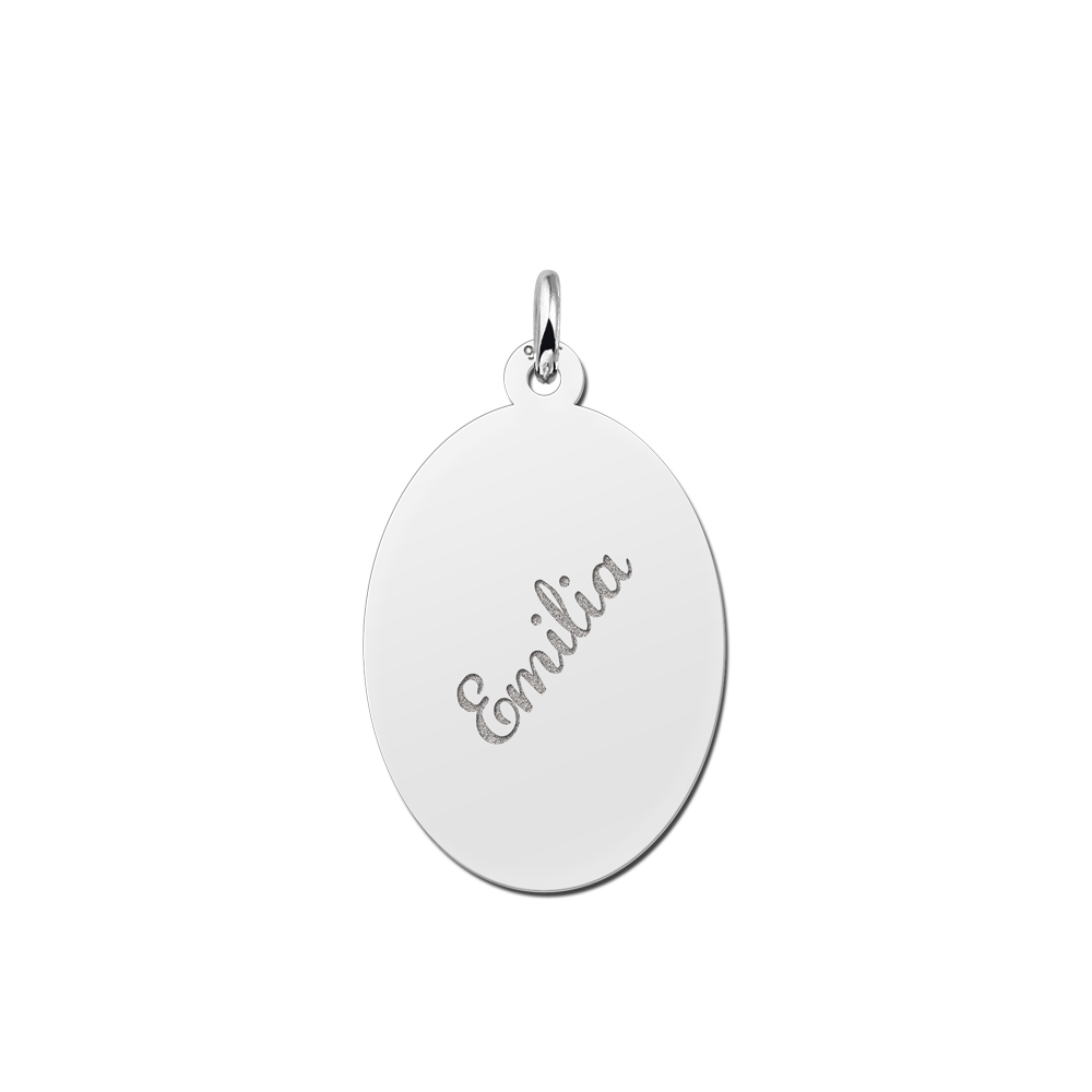 Colgante ovalado de plata con nombre