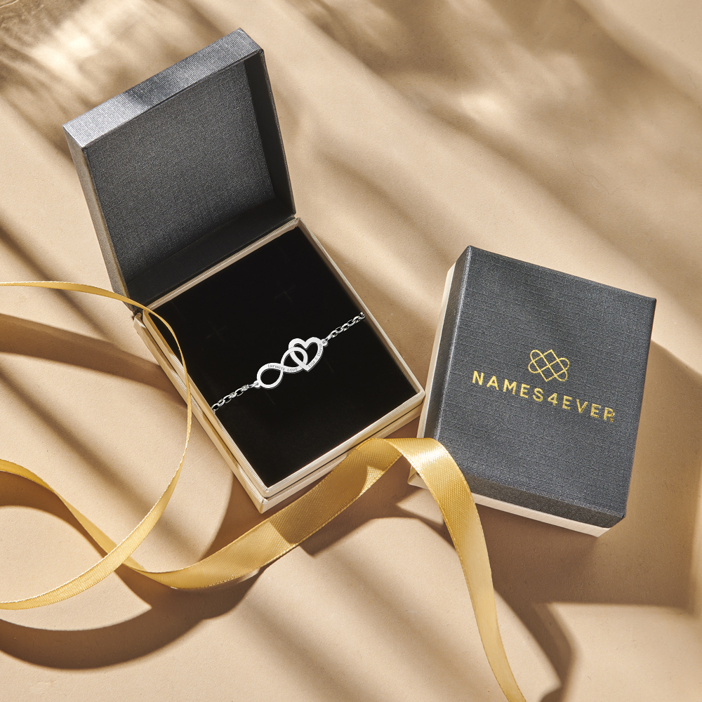 Pulsera de plata con símbolo infinito, corazón y nombres Pulsera de plata con símbolo infinito, corazón y nombres