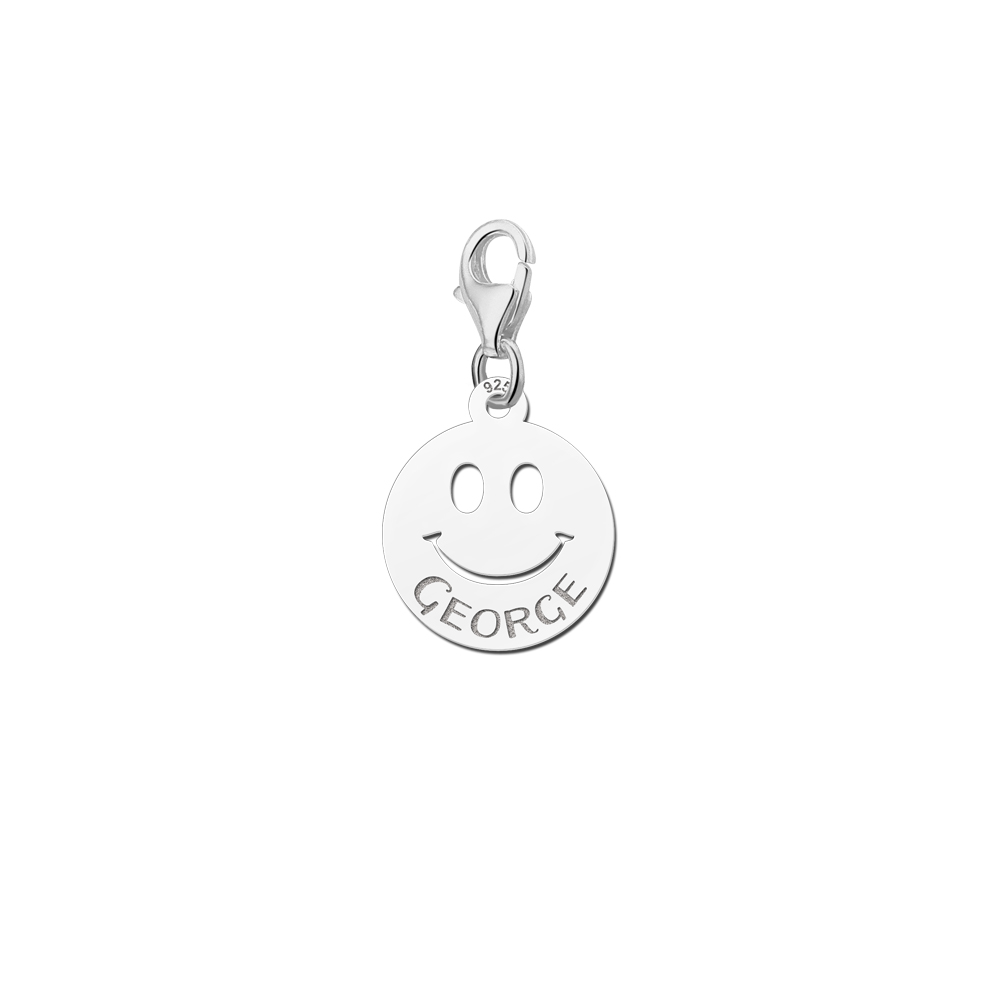 Encantador colgante de plata Smiley con nombre grabado