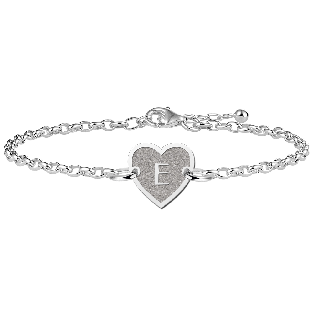 Pulsera de plata con letra en corazón