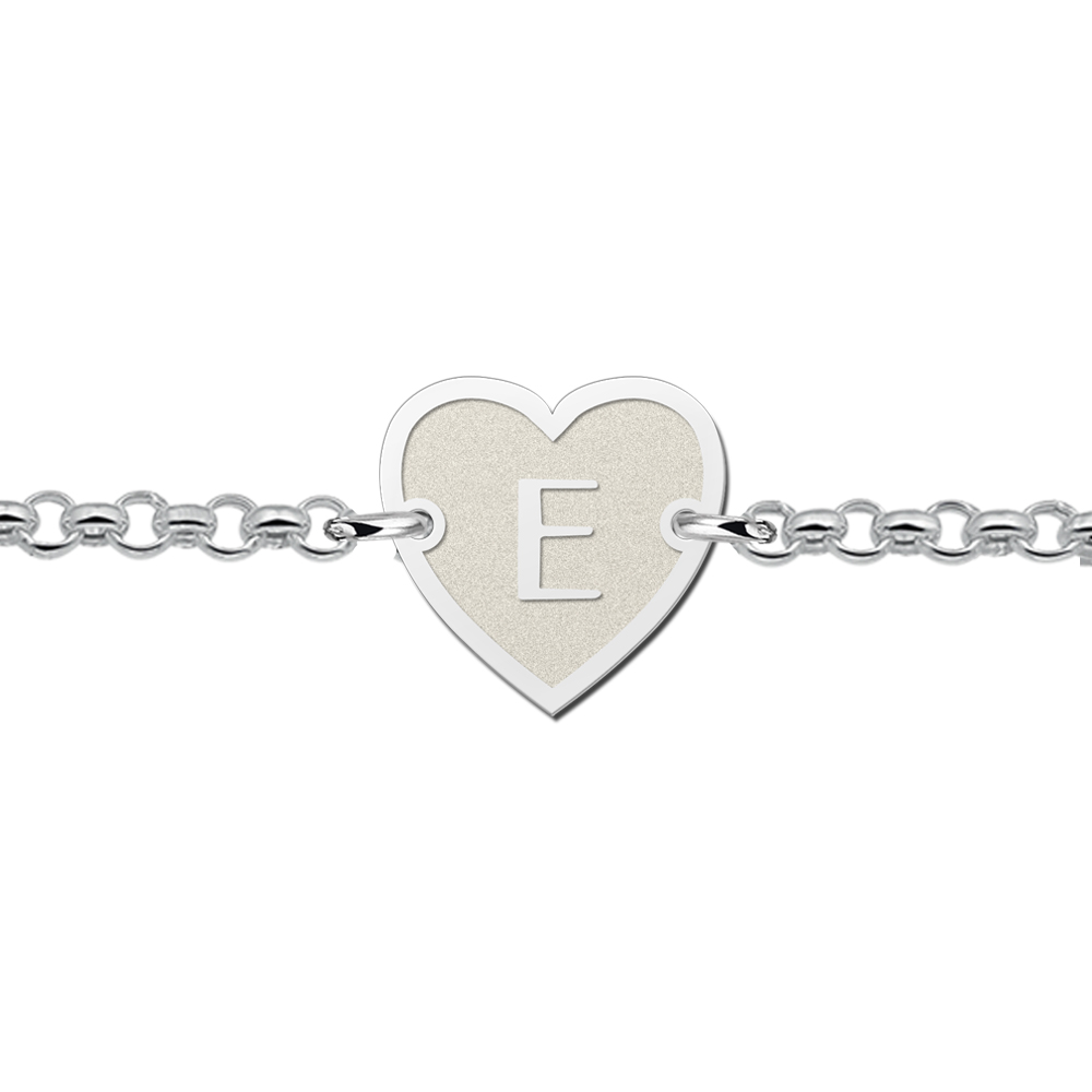 Pulsera de plata con letra en corazón