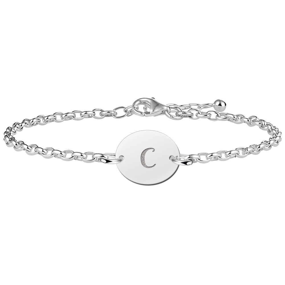 Pulsera de plata con letra ovalada