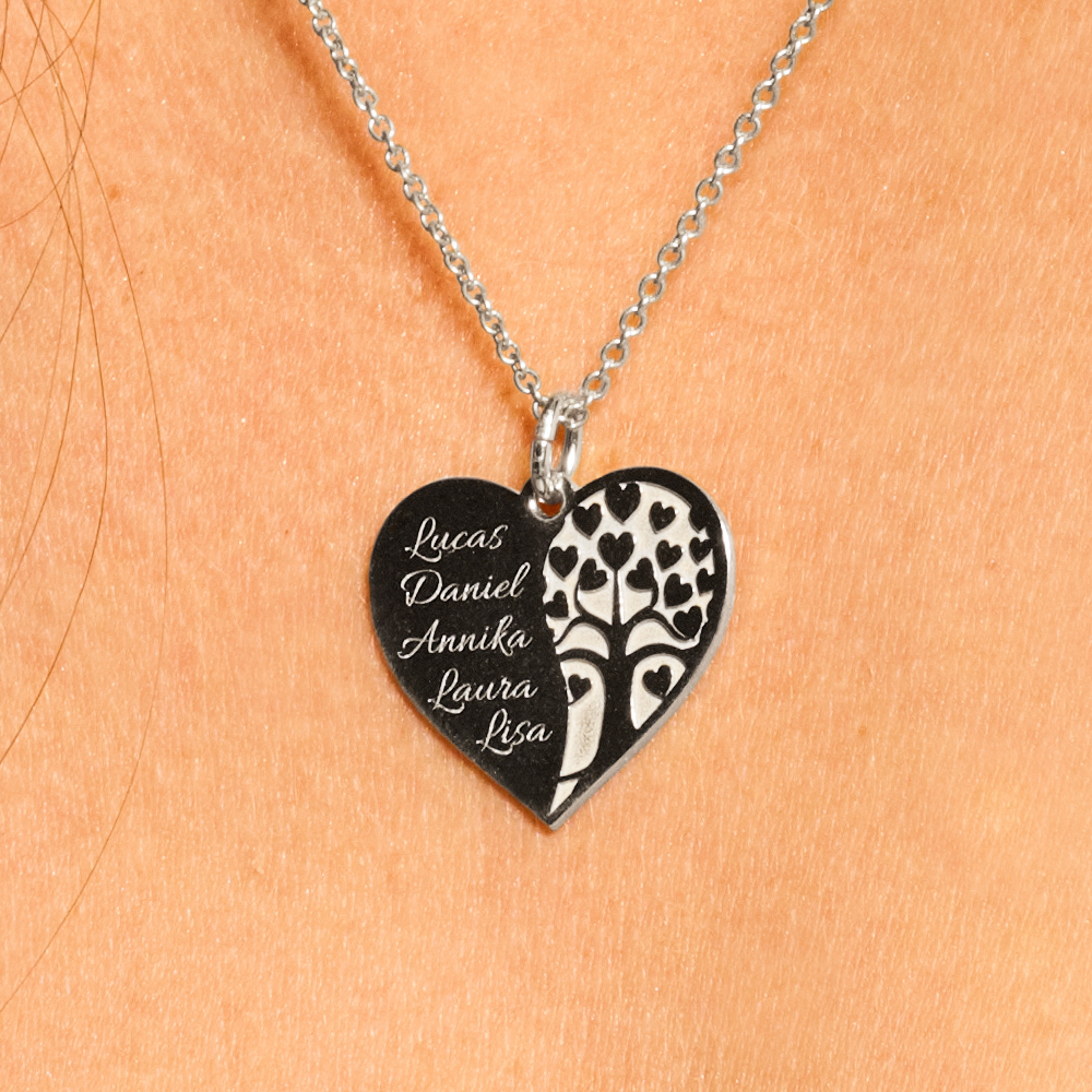 Colgante de corazón de plata con árbol de la vida y nombres grabados Colgante de corazón de plata con árbol de la vida y nombres grabados