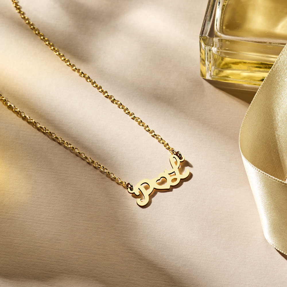 Collar de chapado de oro personalizados con iniciales y corazón