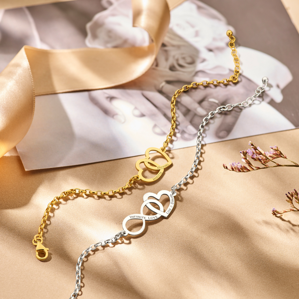 Pulsera de oro de 14 quilates con dos corazones unidos y nombres Pulsera de oro de 14 quilates con dos corazones unidos y nombres