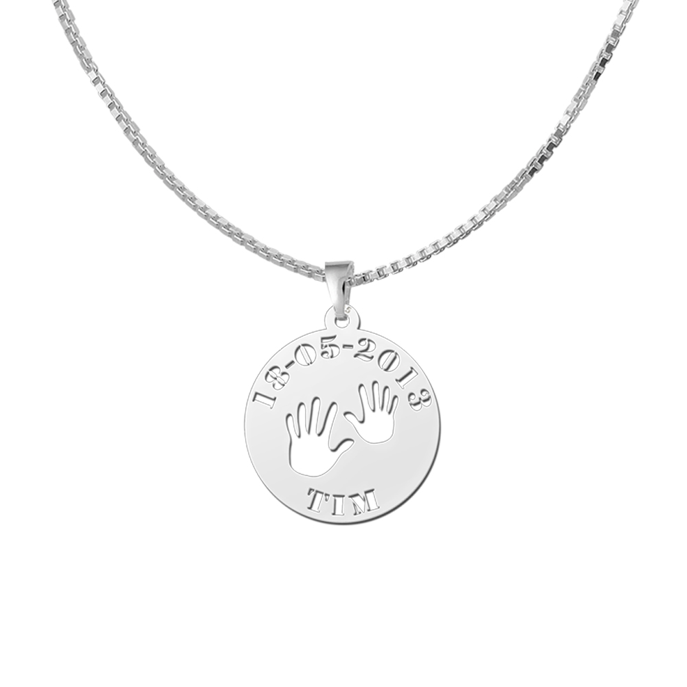 Colgante bebé de plata con manitas, nombre y fecha